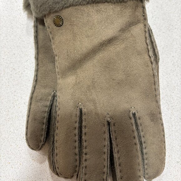 Used - UGG Green Shearling Gloves - Picture 6 of 7